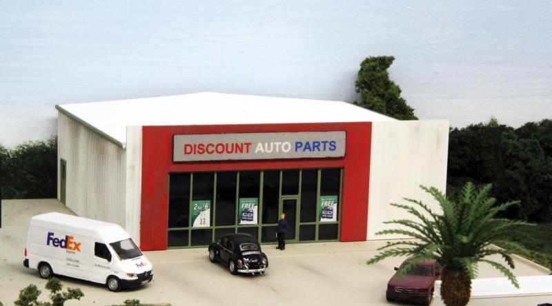 #DA-001 Discount Auto Parts Store in HO scale